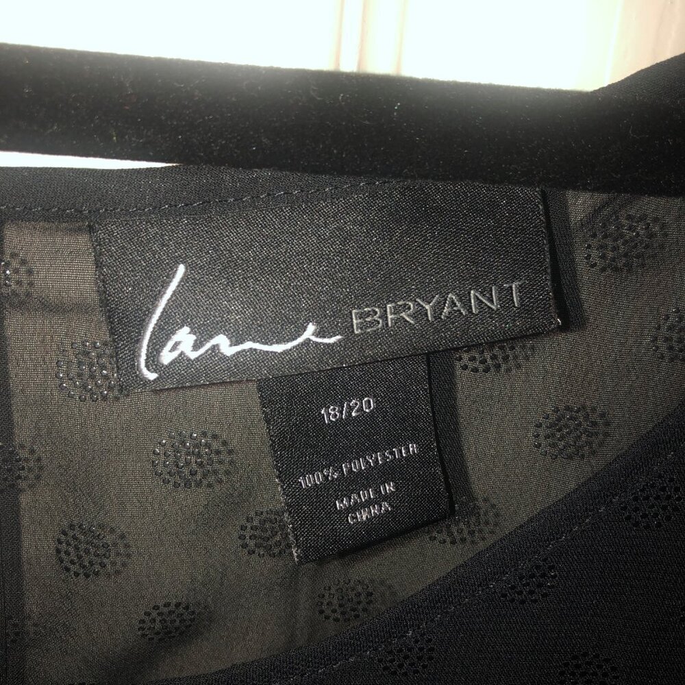 Lane Bryant black round neck keyhole button back and‎ split in back size 18/20 - Picture 4 of 6